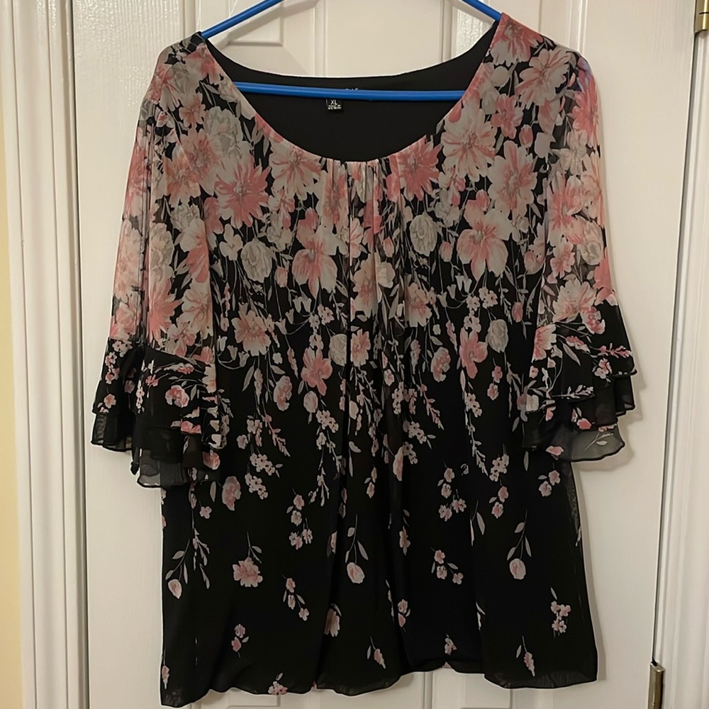 Black floral top